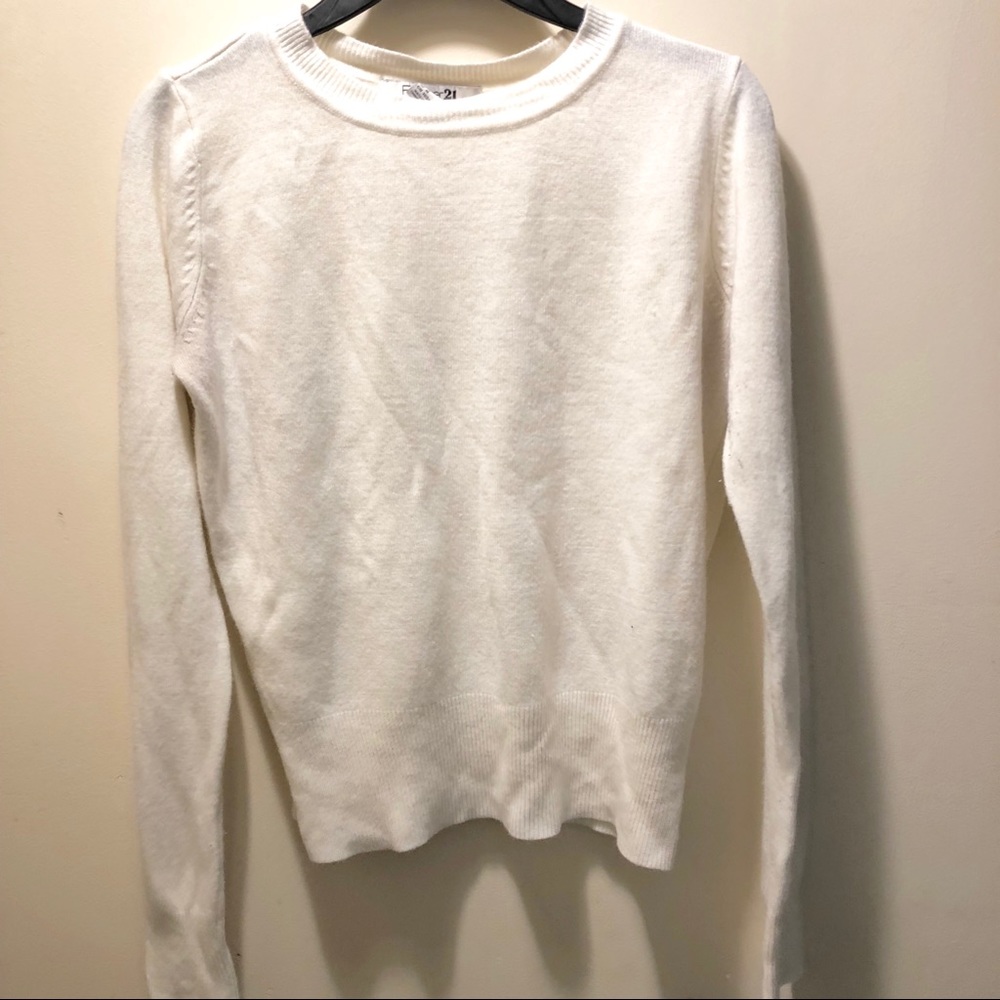 Medium Forever 21 white/cream thin long sleeve